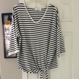 Time and Tru Black and White Striped Tie Front Blouse XXL